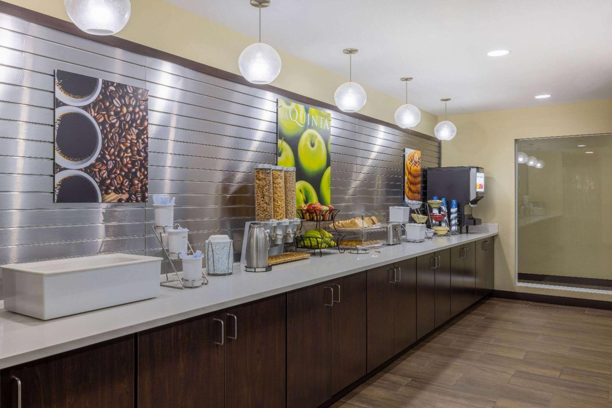 La Quinta By Wyndham Artesia Hotel Kültér fotó