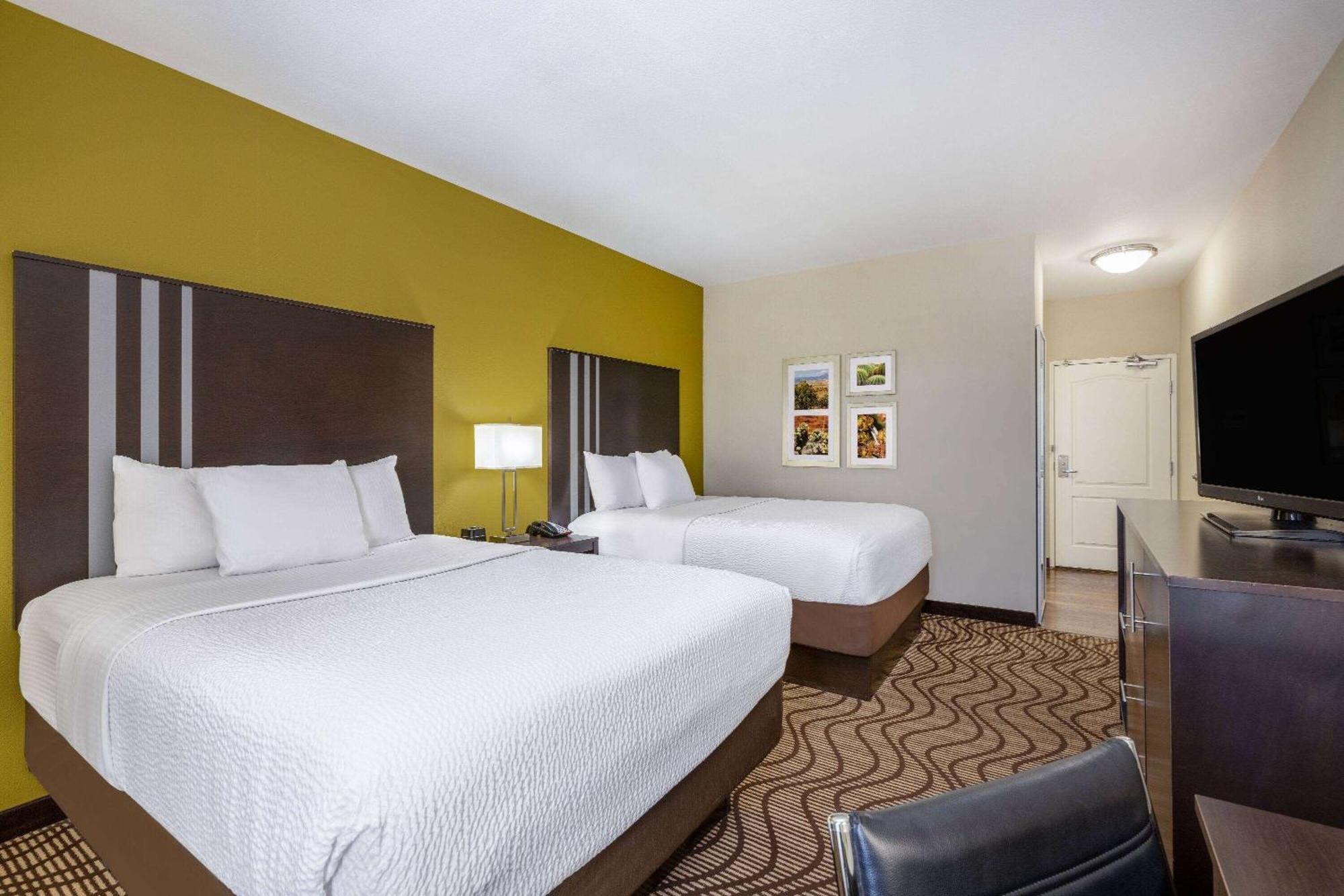 La Quinta By Wyndham Artesia Hotel Kültér fotó