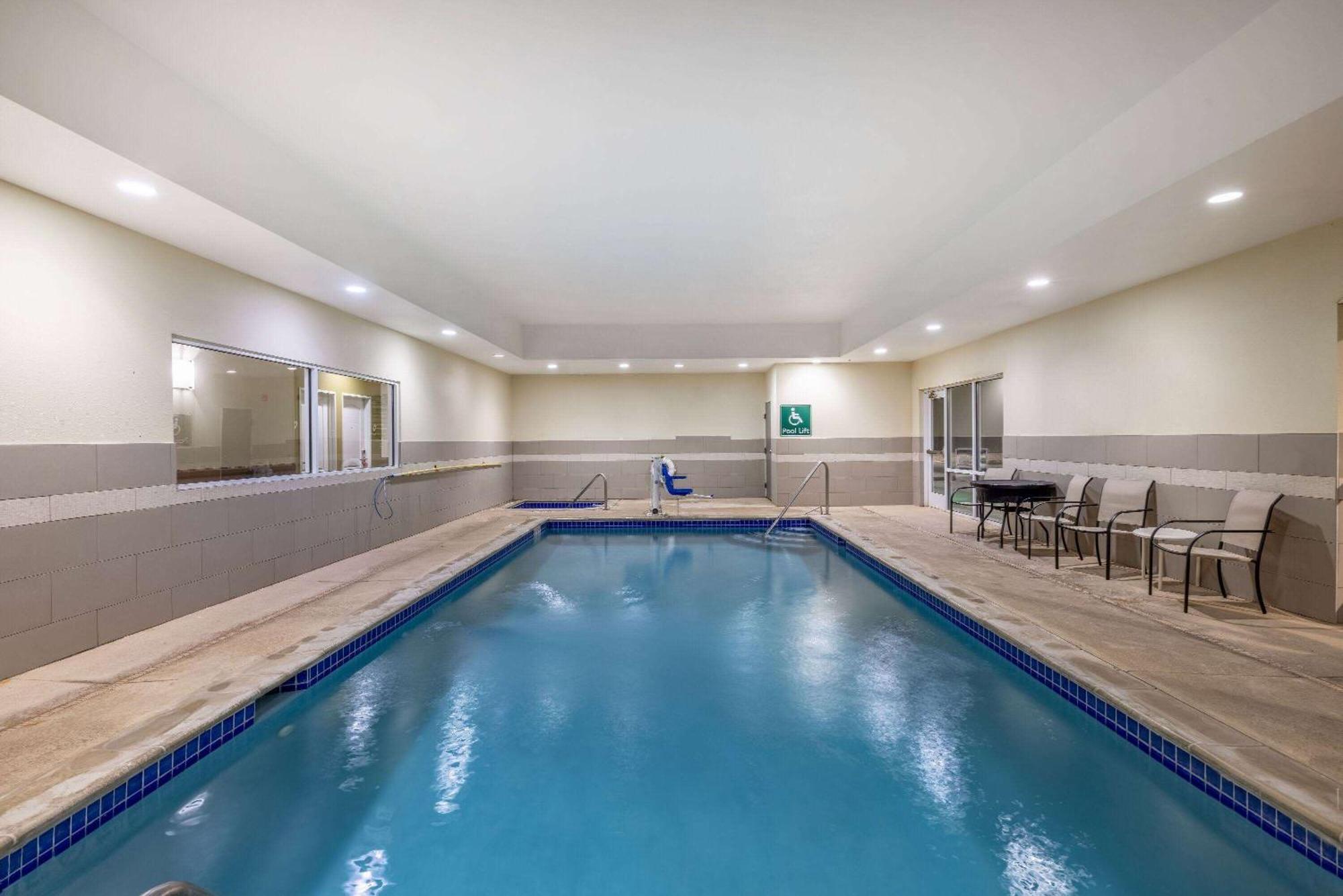 La Quinta By Wyndham Artesia Hotel Kültér fotó